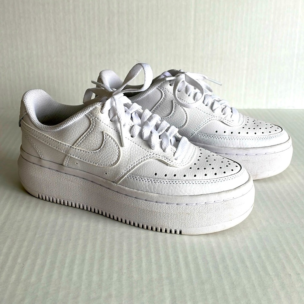 WOMEN'S NIKE COURT VISION ALTA LEATHER PLATFORM SNEAKERS size 6.5